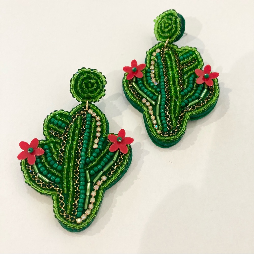 Green cactus earrings beaded handmade cacti southwest western cowboy Arizona